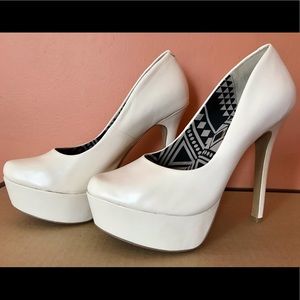 Jessica Simpson Platform Pumps LIKE NEW